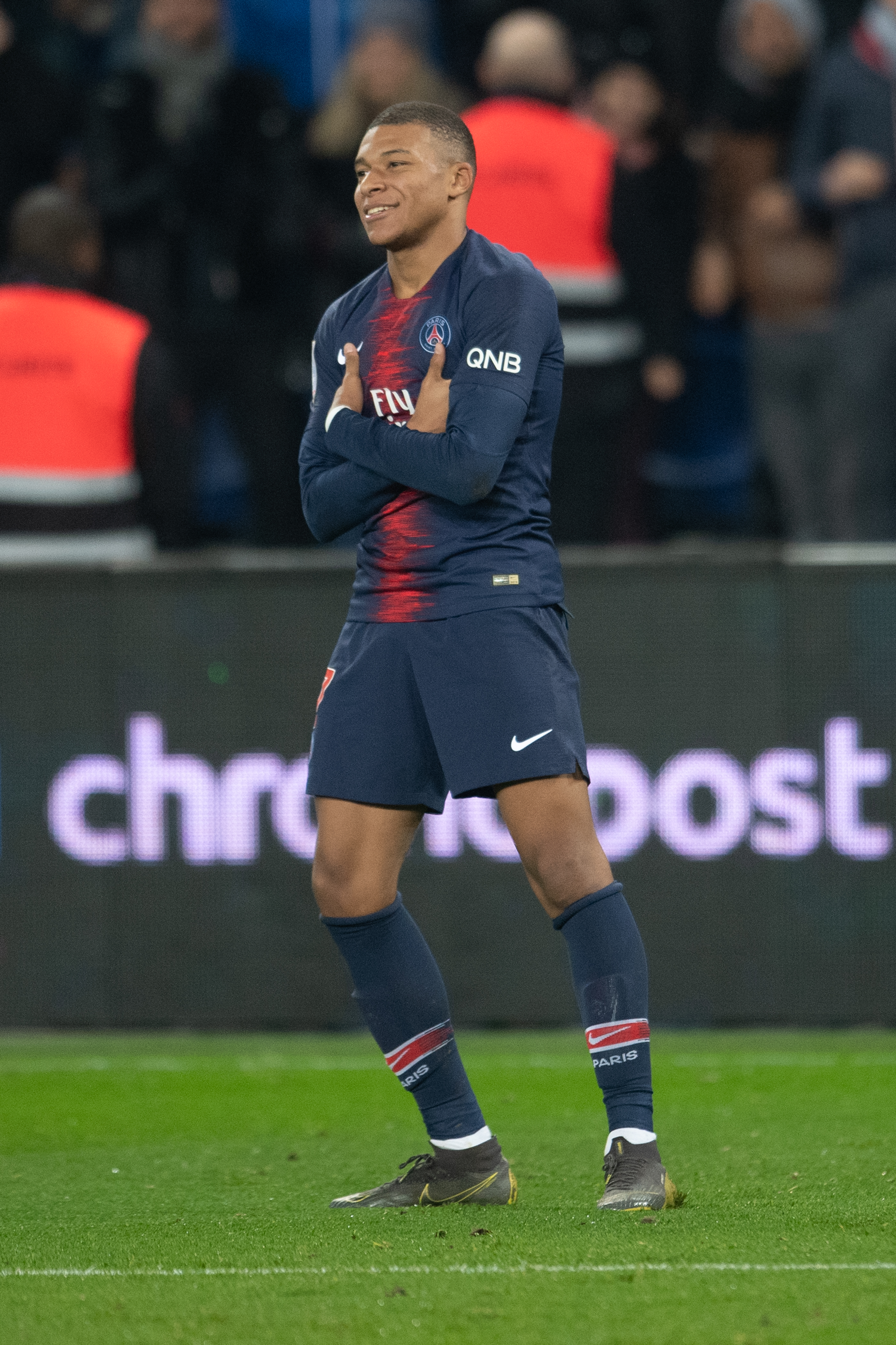 当选11月最佳球员，瓦尔迪是意甲首位获此殊荣的英格兰球员（瓦尔迪荣膺11月最佳，成意甲首位获此荣誉的英格兰球员）