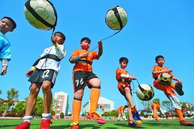 海纳：没注意到针对赫内斯的横幅；拜仁的章程比50+1严格（海纳称未留意针对赫内斯的横幅：拜仁章程严于50+1）
