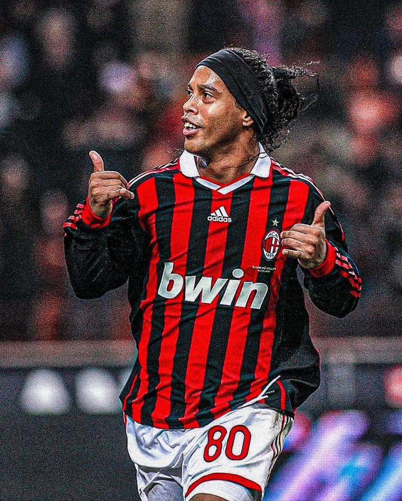 法比奥晒照：仔细看我受伤的右膝，你就知道我们队付出了一切（法比奥晒图：看我右膝的伤，就知道我们拼到极限）