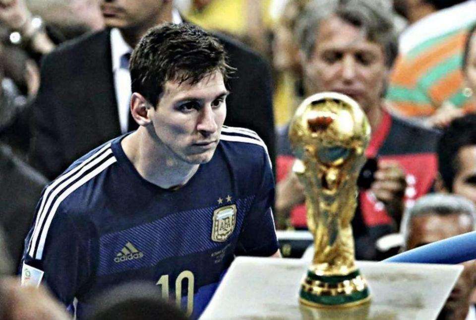 曼联旧将罗西：弗格森严肃中带着亲切体贴，待人就像父亲一样（曼联旧将罗西：弗格森严厉而温情，待人如父般体贴）