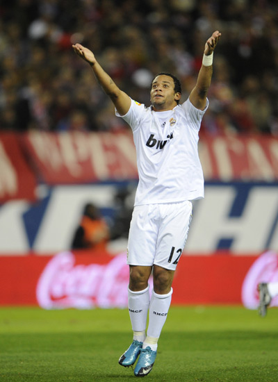 2025／26赛季英超：利物浦崩溃安菲尔德！上届冠军俯冲保级区（2025／26英超：安菲尔德失守，利物浦崩盘，上季冠军跌入保级区）