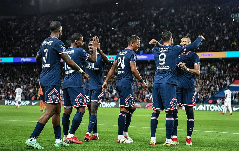 足球中超球队连签三员猛将，阵容升级完成（中超球队连签三大强援，阵容升级就位）