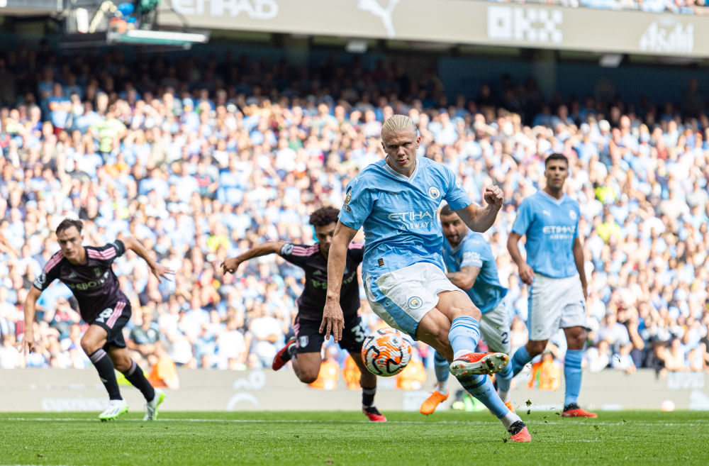 曼联为加纳乔标价6500万 只要钱到位也不是非卖品（曼联为加纳乔开出6500万标价，出价到位可出售）