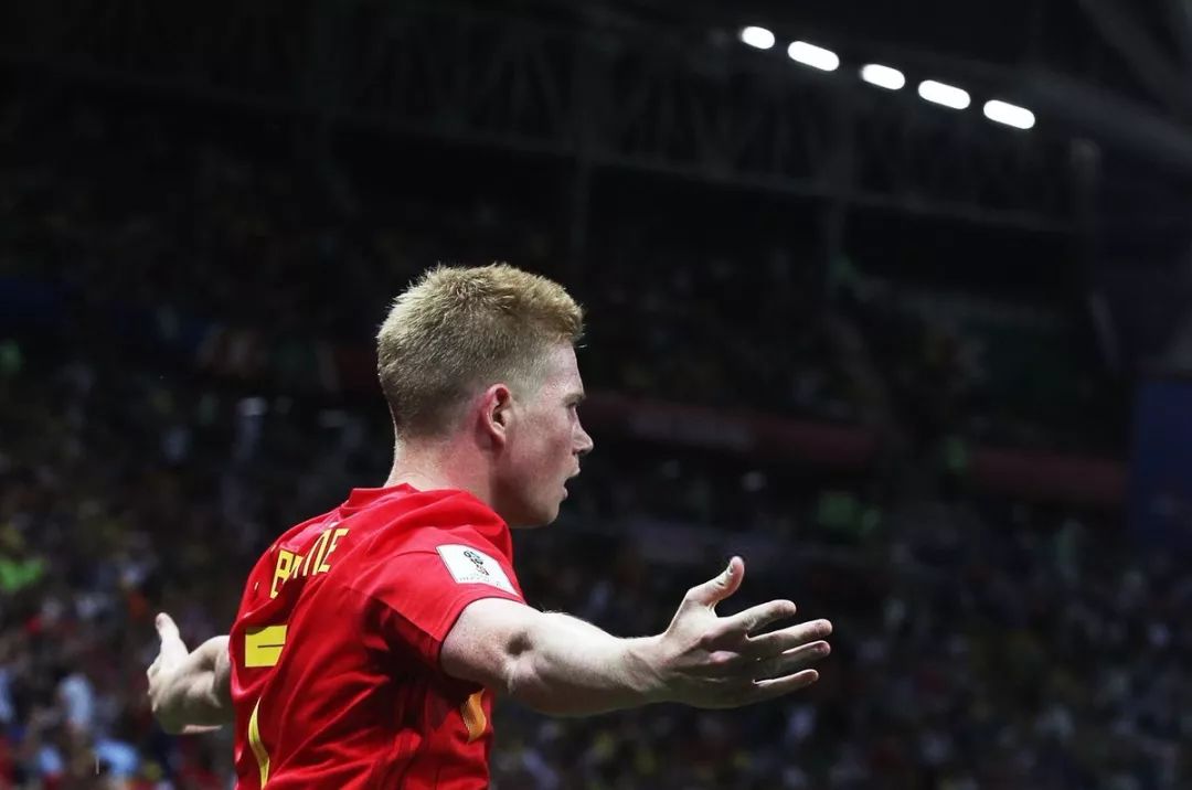 湖人詹姆斯关键三分锁定胜利（詹姆斯命中关键三分助湖人取胜）